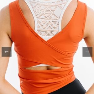 Zyia medium orange ribbed v tank
